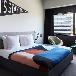 the-social-hub-west-4-star.amsterdamhotelsnl.com/